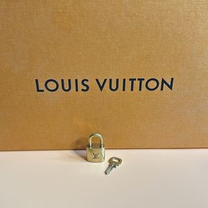 Louis Vuitton 1 Lock & 1 Key #300 ✨ Matching Set